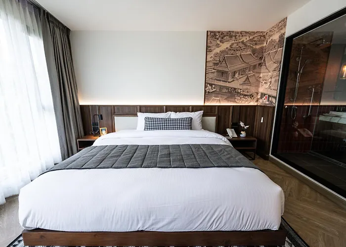 Hotel We Riverfront