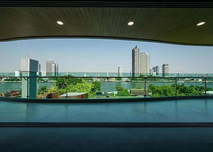 Hotel We Riverfront